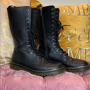 Dr Martens 1914 Smooth leather tall boots sz 10